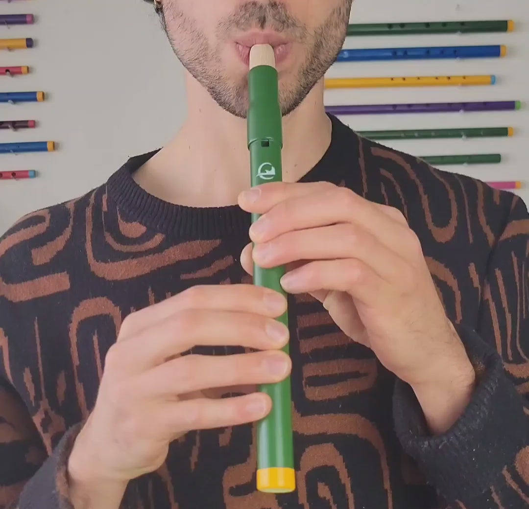Derey-flute-amerindienne-mi-vert-green-forest